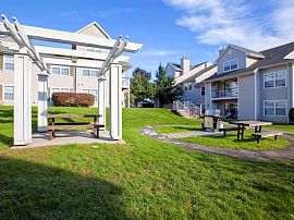 3 Bd/2 Bath Great Location Just 28 Miles in Bardonia, NY (Photo 4 of 5)