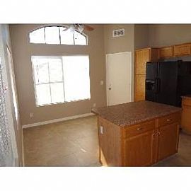 Completely Remodeled 3 Bed, 2 Bath in Pe in Peoria, AZ (Photo 3 of 5)