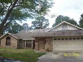 Deltona - Pool Home 4 Bedroom, 2 Bathroo in Deltona, FL