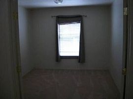 3 Bed, 2235 Sqft, $1,100 in Litchfield Park, AZ (Photo 4 of 5)