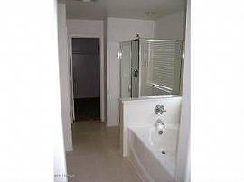 5 Bed, 2363 Sqft, $1,150 in Tolleson, AZ (Photo 2 of 5)