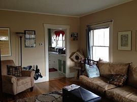 Adorable Cottage in Ne Portland in Portland, OR (Photo 4 of 5)