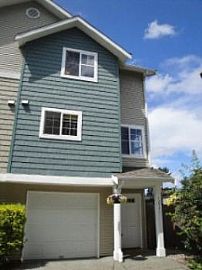 Townhouse in Cedar Park, Lake City, Vict in Lake City, WA