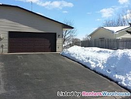 Great Townhome in St. Michael in Saint Michael, MN (Photo 2 of 5)