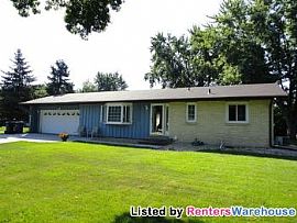 Fabulous/clean/4bd/2ba/2 Car Garage In in Dayton, MN (Photo 2 of 5)