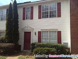Spacious Town Home Ready For Move In in Lithonia, GA