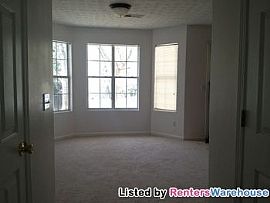 Spacious Town Home Ready For Move In in Lithonia, GA (Photo 2 of 5)