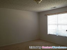 Spacious Town Home Ready For Move In in Lithonia, GA (Photo 5 of 5)