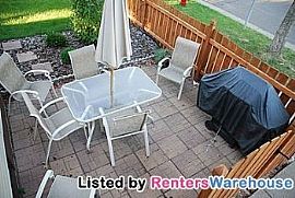 Beautiful Rambler in Como Park Neighborh in Little Canada, MN (Photo 3 of 5)