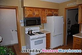 Beautiful Rambler in Como Park Neighborh in Little Canada, MN (Photo 5 of 5)