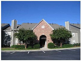 2 Bd/2 Bath Golf Course Living! in Bendale, SC (Photo 3 of 5)