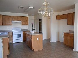 4br in Great Peoria Location! in Peoria, AZ (Photo 2 of 5)