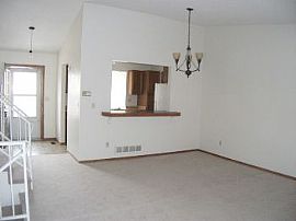 Lowered Rent Cherry Creek Schools in Aurora, CO (Photo 4 of 5)