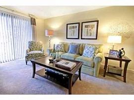 2 Bed 1 Bath Highlands, Small Pets Welco in Lowell, MA (Photo 3 of 5)