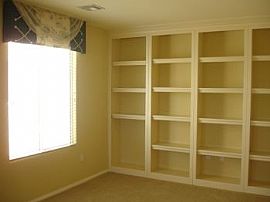 Partially Furnished Home with 3 Beds And in Las Vegas, NV (Photo 4 of 4)