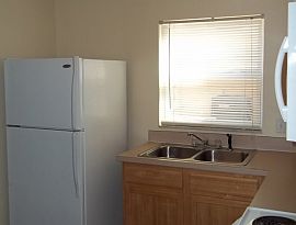 2 Bd/1 Bath Gourgeous Apartment Homes in Forest Hills, FL (Photo 5 of 5)