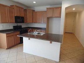 5 Bed, 1825 Sqft, $1,025 in Laveen, AZ (Photo 2 of 5)