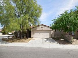 3 Bed, 1341 Sqft, $800 in Tolleson, AZ (Photo 4 of 5)
