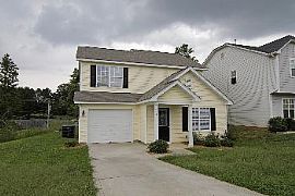Entertain in This 4 Br W/master Suite Do in Concord, NC