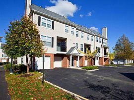 2 Bd/1 Bath Only One Hour Train Ride To in Lawrenceville, NJ (Photo 3 of 5)