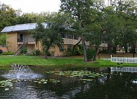 2 Bedroom Apartment- Willow Brooke Apart in Tampa, FL (Photo 2 of 3)