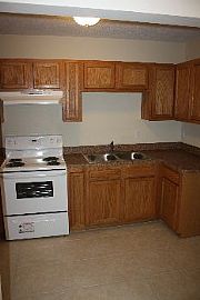 910 Wayne St, 32208 - No App Fee! in Jacksonville, FL (Photo 4 of 5)