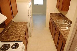 7074 Red Robin Dr, 32210 - No App Fee! in Jacksonville, FL (Photo 3 of 5)