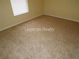 Edgewater - 4 Bedroom, 2 Bathroom - $112 in Edgewater, FL (Photo 5 of 5)