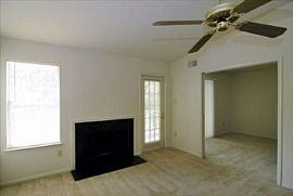 3 Bd/2 Bath Columbia 1 Bed 1 Bath with Was in Columbia, MD (Photo 3 of 5)