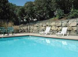 2 Bd/1 Bath Covered Parking, Easy Access in Edina, MN (Photo 5 of 5)