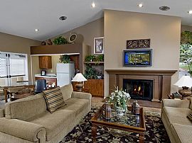 2 Bd/2 Bath 2 Bed Apt Minutes From World in La Mesa, CA (Photo 3 of 5)