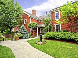 2 Bd/2 Bath Luxury Amenity Options Avail in Marlboro, MA (Photo 3 of 5)