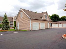 2 Bd/2 Bath Luxury Amenity Options Avail in Marlboro, MA (Photo 5 of 5)