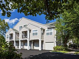 3 Bd/2 Bath Private Garages, Washer Drye in Wilton, CT (Photo 3 of 5)