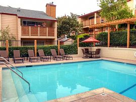 2 Bd/1 Bath Ocean Views, Nearby Golf Cou in Pacifica, CA (Photo 4 of 5)