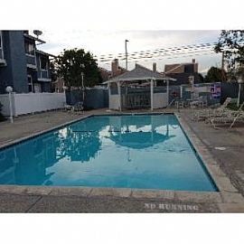 Spacious and Bright 3br 3ba Townhouse in North Hills, CA (Photo 5 of 5)