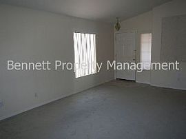 Single Family Rental Home in Gilbert in Gilbert, AZ (Photo 2 of 5)