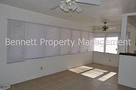 Single Family Rental Home in Phoenix in Phoenix, AZ (Photo 2 of 5)