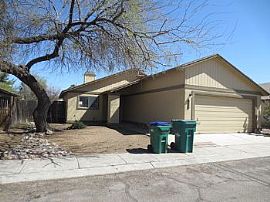 Half Off First Months Rent! Updated Home in Kino, AZ