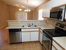 3 Bed, 1130 Sqft, $825 in Sun City, AZ (Photo 3 of 5)