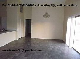 3 Bed, 1334 Sqft, $950 in Phoenix, AZ (Photo 3 of 5)