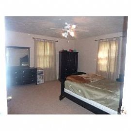 Beautiful 4 Bedroom Home in Prime Locati in Eden Prairie, MN (Photo 5 of 5)