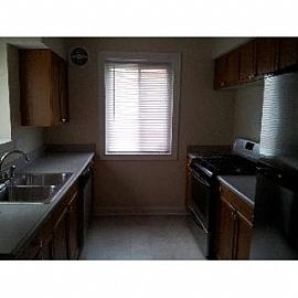 Lovely 3br/1ba Townhome in Camp Springs, MD (Photo 2 of 5)