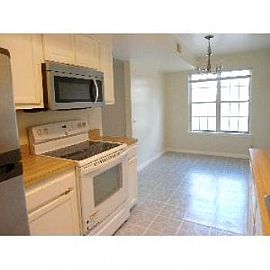 Freshly Painted 3br 2 Bath Condo W/balco in Darnestown, MD (Photo 4 of 5)