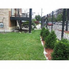 Gorgeous 2 Br 3 Ba Single Family House W in Chicago, IL (Photo 2 of 5)