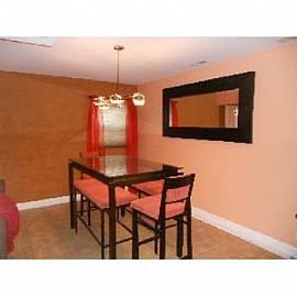 Lovely, Modern 2br 1ba Condo in Chicago, IL (Photo 4 of 5)