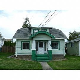 Cozy Home with Large Garage/shop in Tacoma, WA