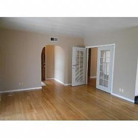 Wonderful 3+2 Home with Vintage Features in Fort Macarthur, CA (Photo 5 of 5)