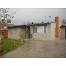 Spacious 3 Bedroom Home Located in Moren in Moreno Valley, CA