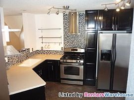 Spotless 3 Bedroom Townhome in Maple Gro in Corcoran, MN (Photo 2 of 5)